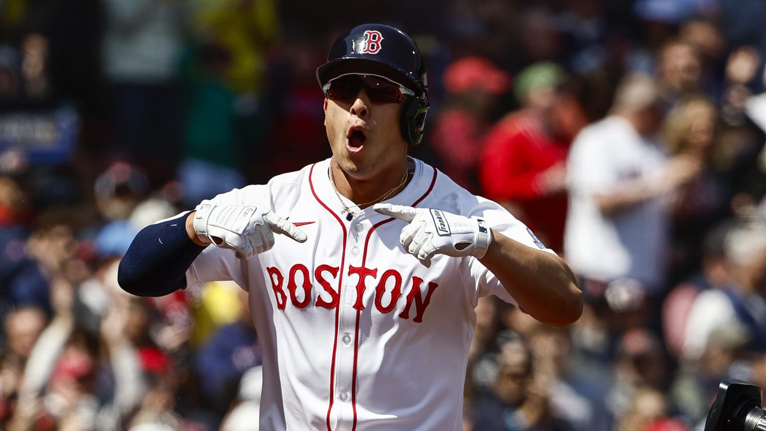 Rob Refsnyder's first homer of the year