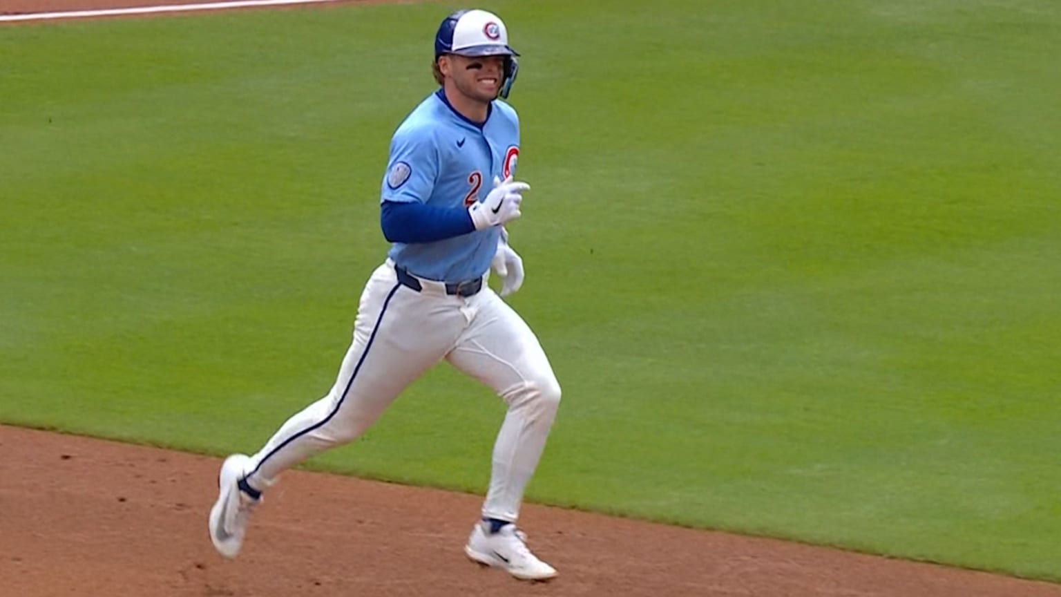 Nico Hoerner wincing while running the bases | 05/01/2026