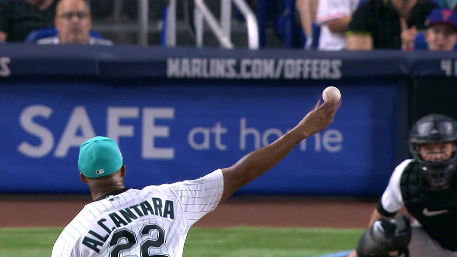 Sandy Alcantara strikes out five against the Phillies | 07/07/2023