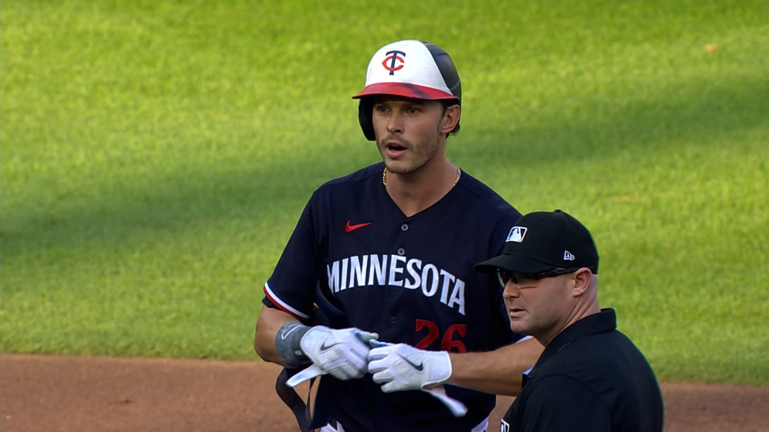 Max Kepler scores on double play, 10/04/2023