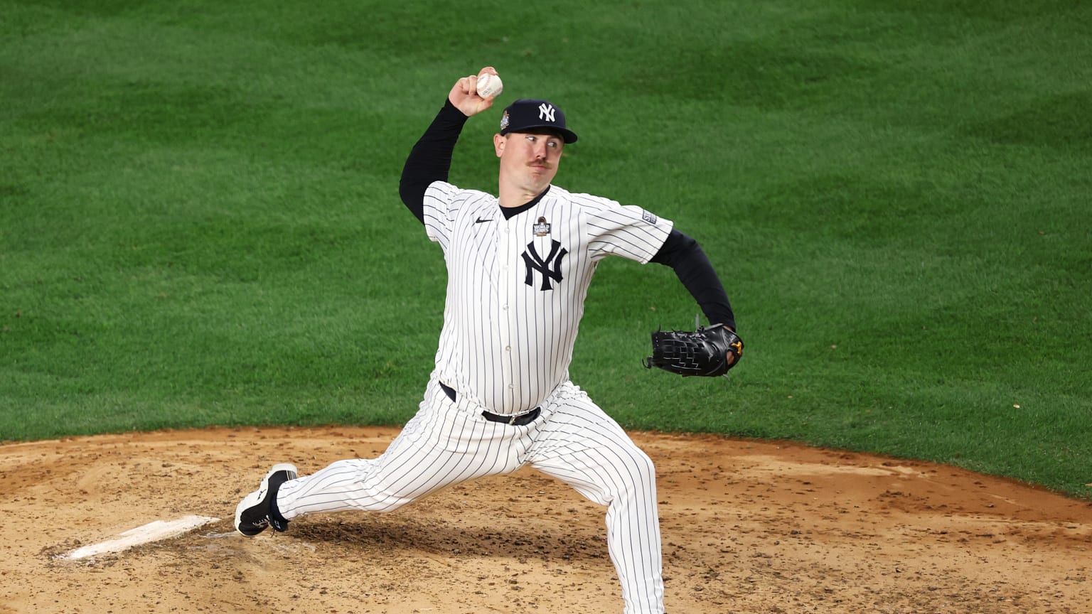 Mark Leiter Jr. ends the basesloaded threat 10/28/2024