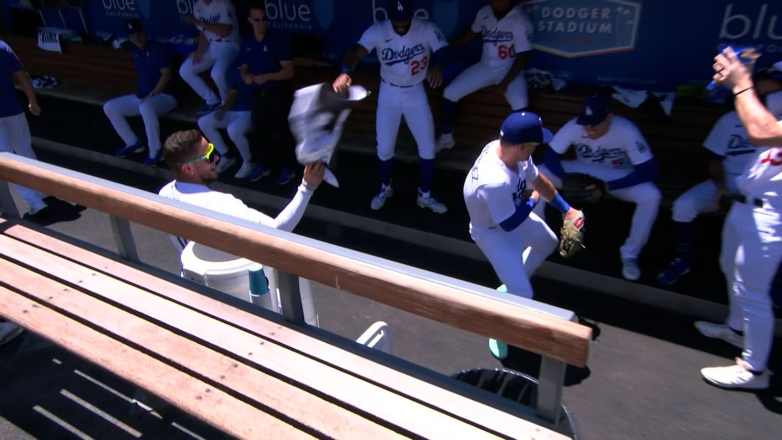 Kiké Hernández receives ovation in return to Dodgers | 07/26/2023 | MLB.com