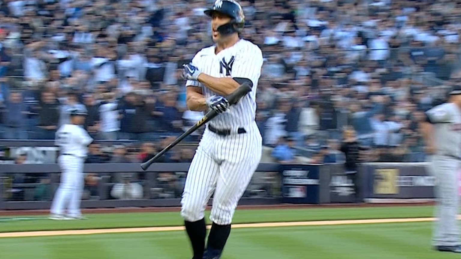 Giancarlo Stanton home run for Yankees at Field of Dreams