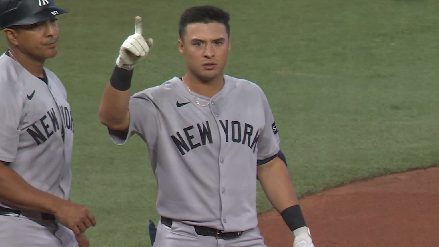 Anthony Volpe triples to right | 08/03/2025 | New York Yankees
