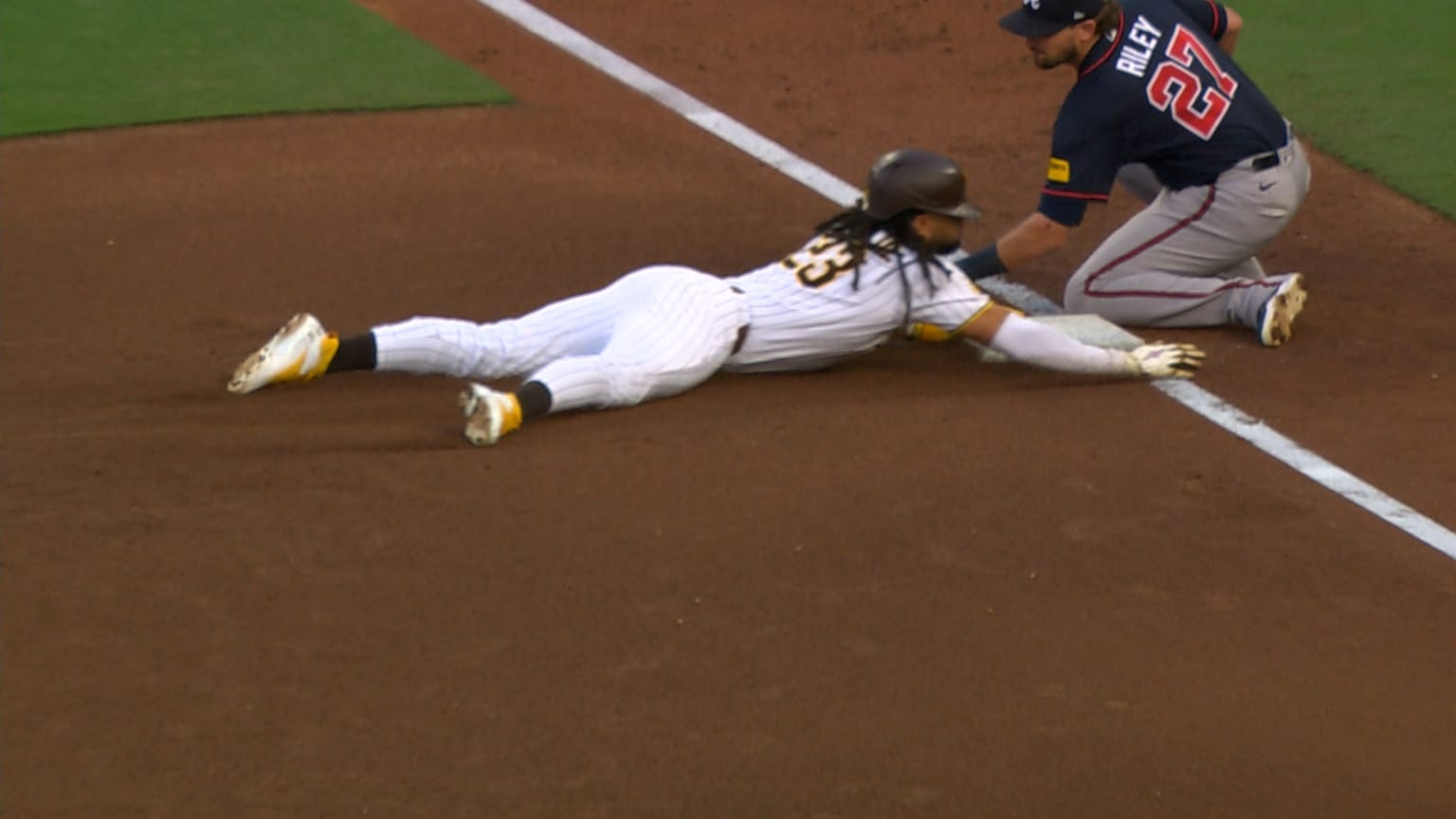 Fernando Tatis Jr. steals third base | 06/24/2026 | MLB.com