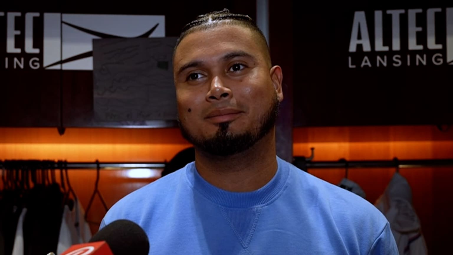 Luis Arraez on his pregame injury | 09/19/2023