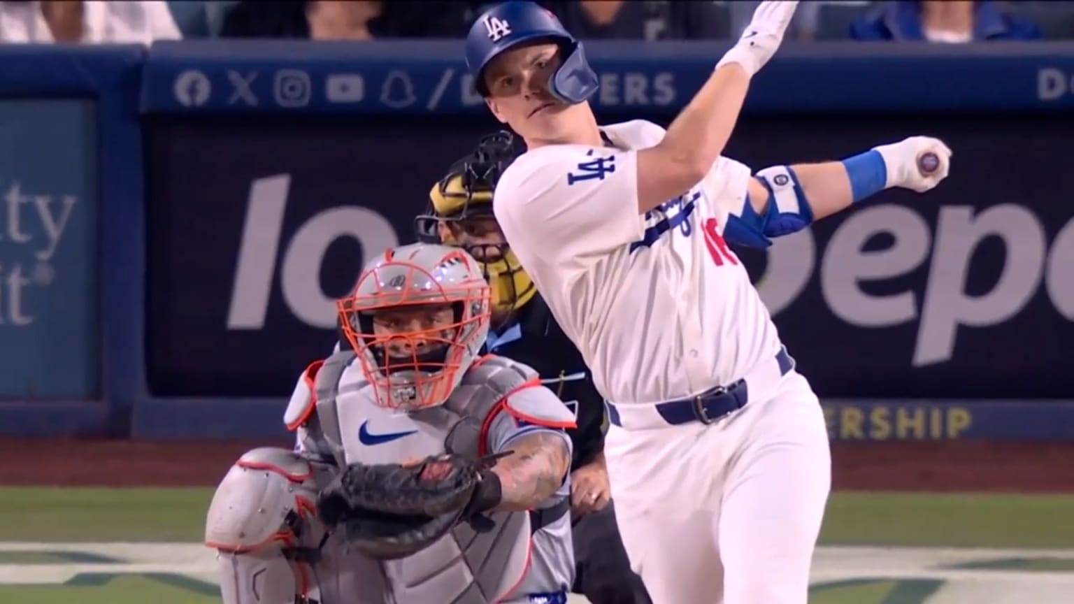MLB India Call Will Smith's tworun homerun 10/21/2024 Los Angeles