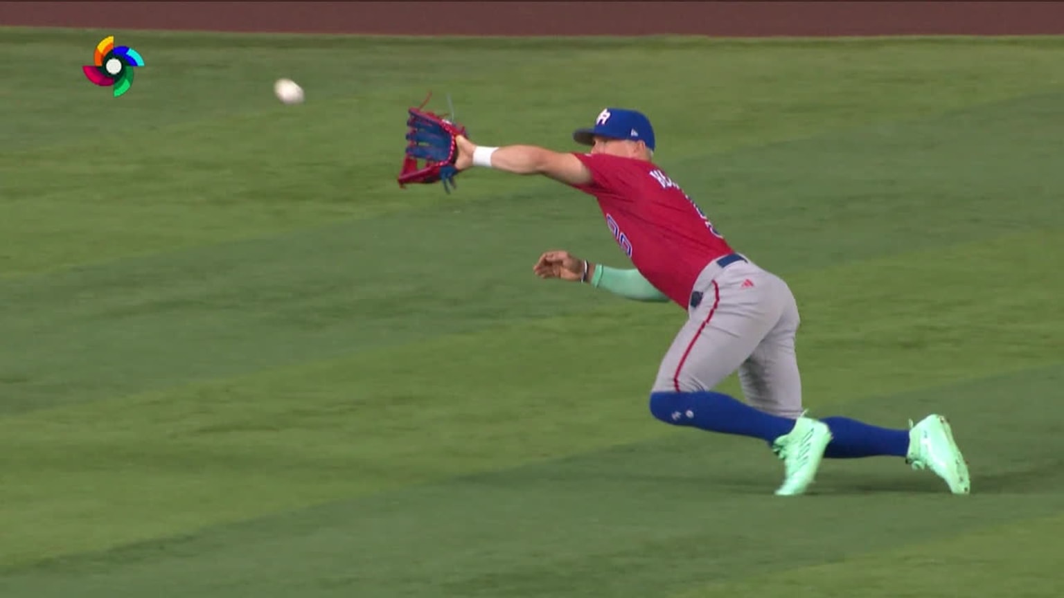 Kiké Hernández lays out in center to snag line drive 03/17/2023 MLB