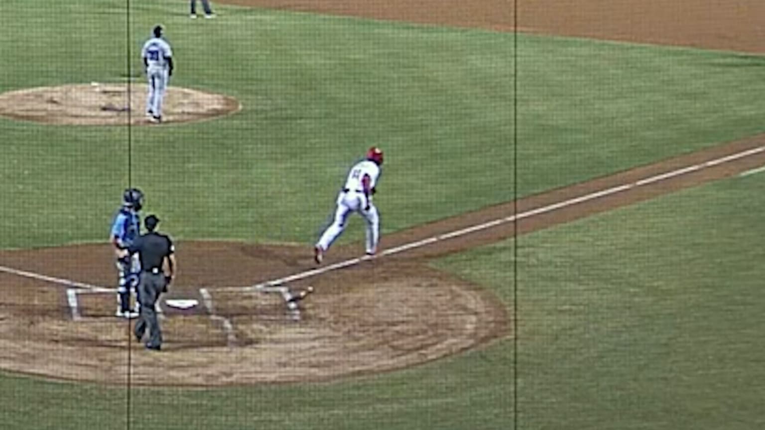 Gabriel Rincones Jr. belts a towering homer to right 11/11/2023