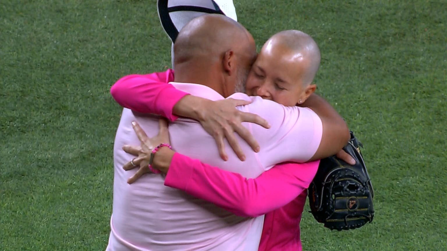 Catalina Villegas on first pitch, fight with cancer | 05/20/2023 ...
