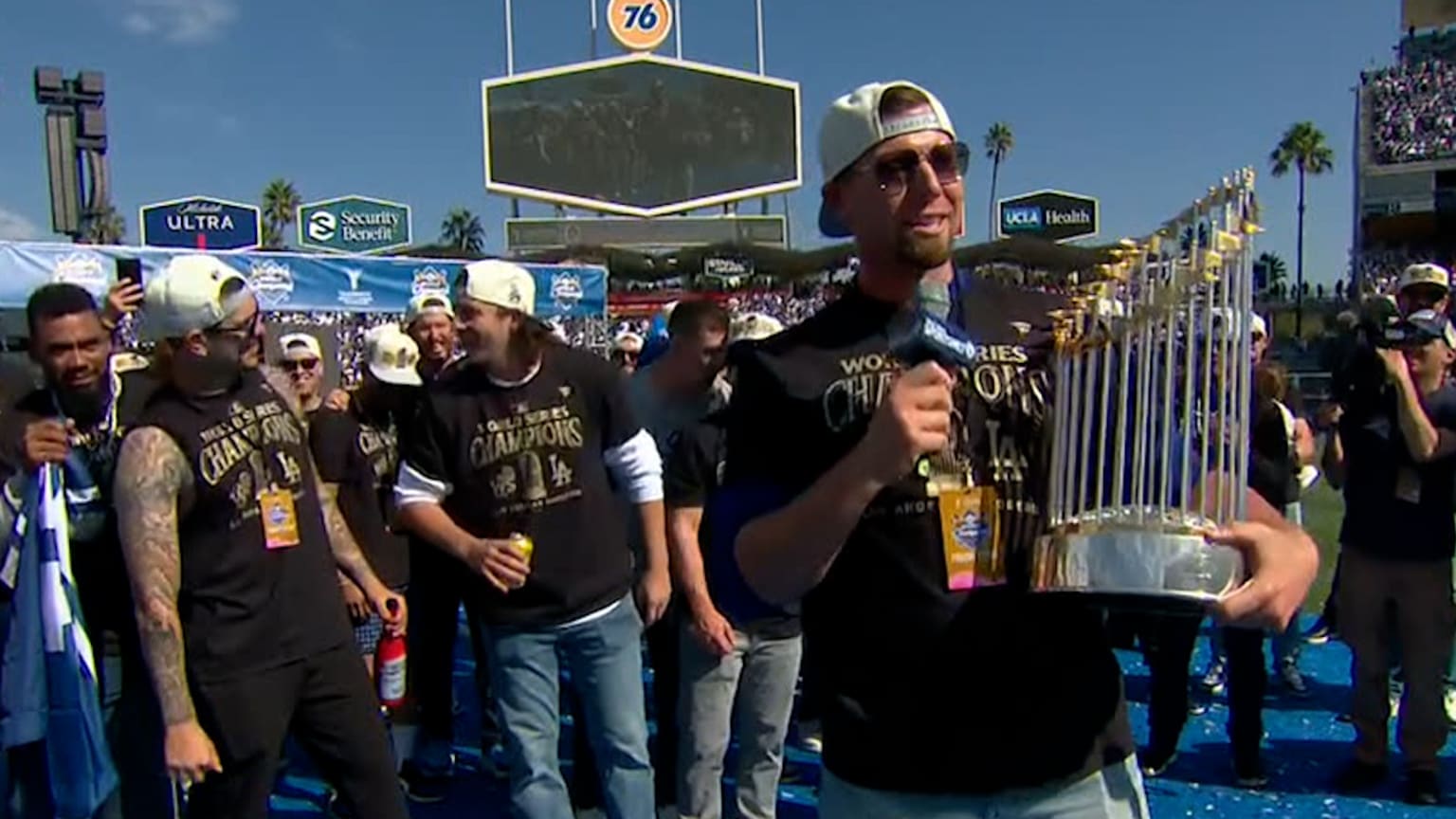 Blake Treinen, Daniel Hudson speak at Dodgers' parade 11/01/2024