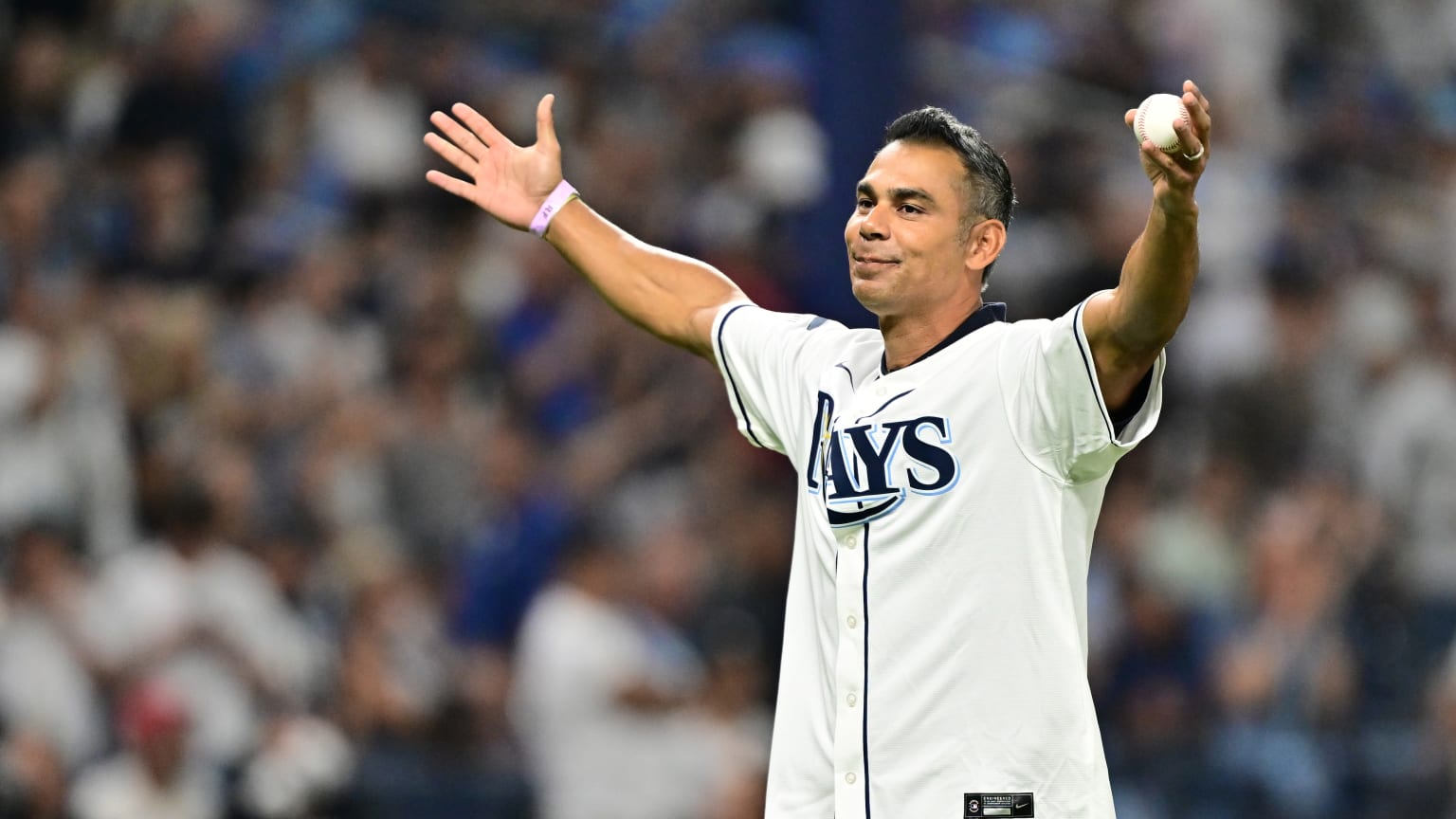 Carlos Pena's ceremonial first pitch | 10/05/2026 | MLB.com