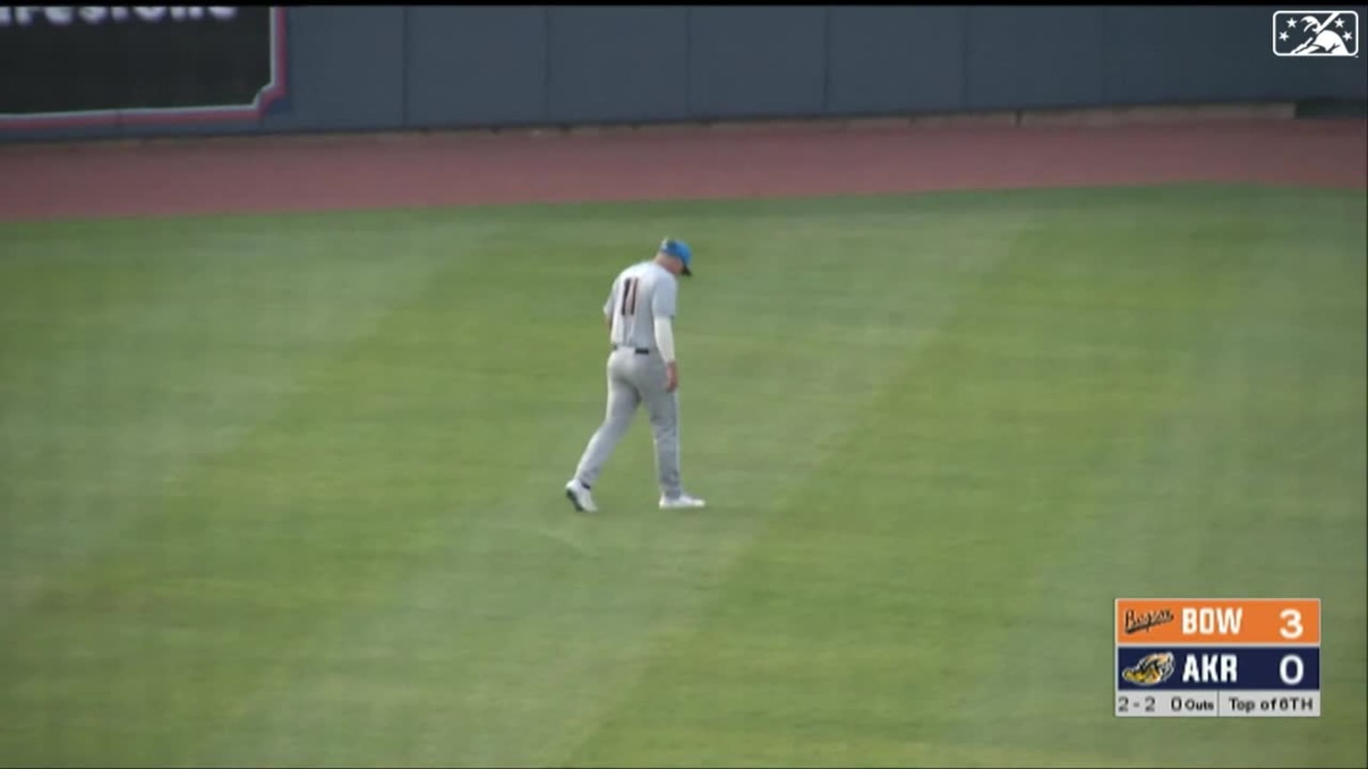 Petey Halpin races in and makes a great grab in 6th 05/25/2023