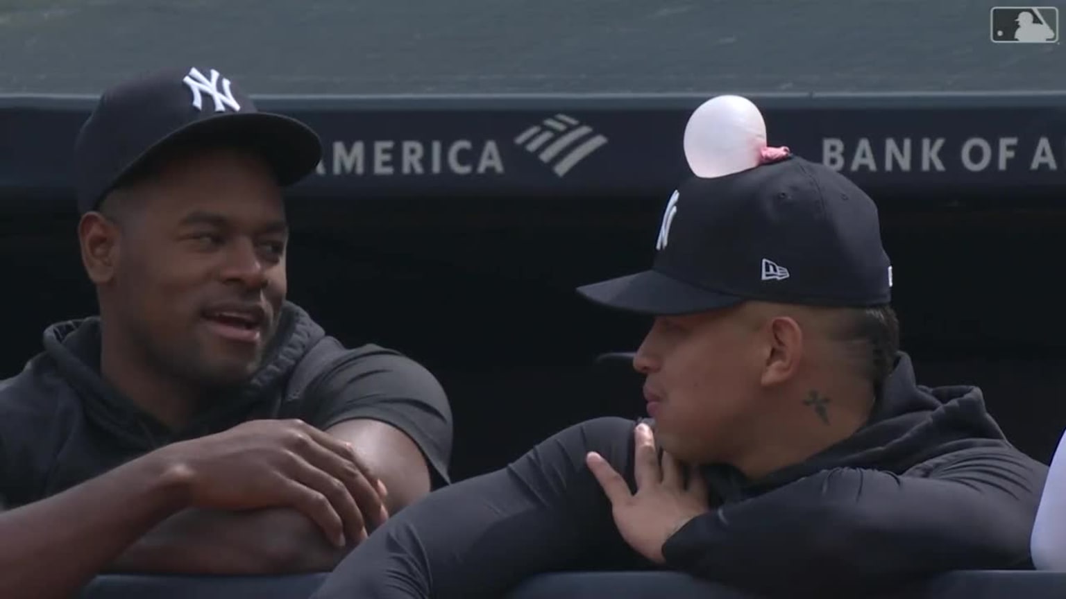 Yankees pull bubble gum prank 04/16/2023 New York Yankees