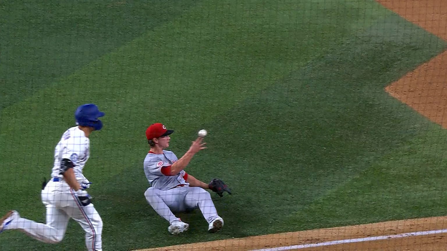 Brady Singer's sliding play | 04/03/2026 | Cincinnati Reds
