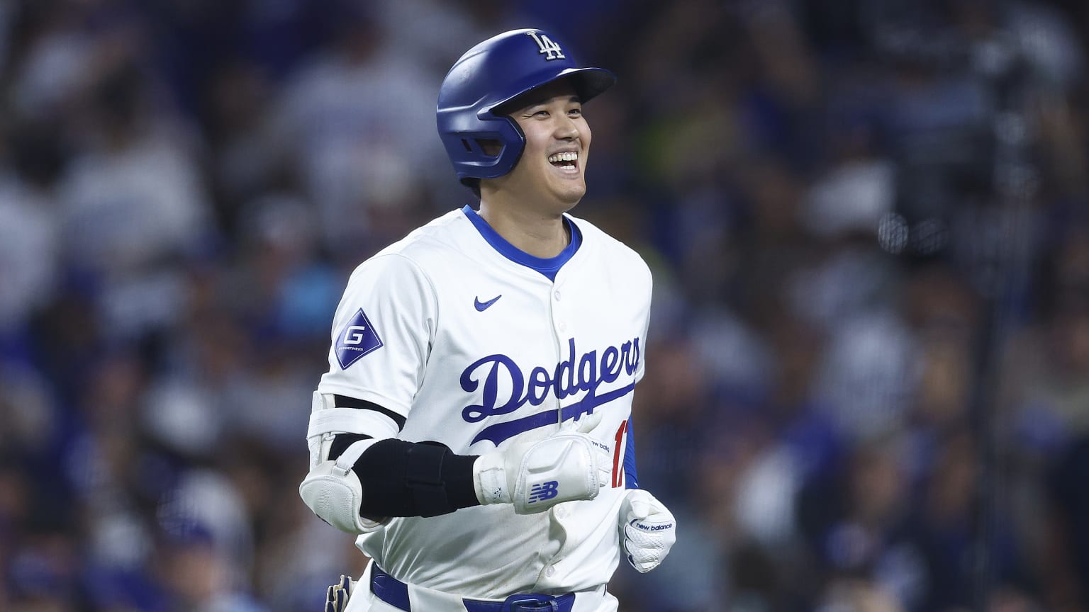 Shohei Ohtani wins the 2024 NL Hank Aaron Award