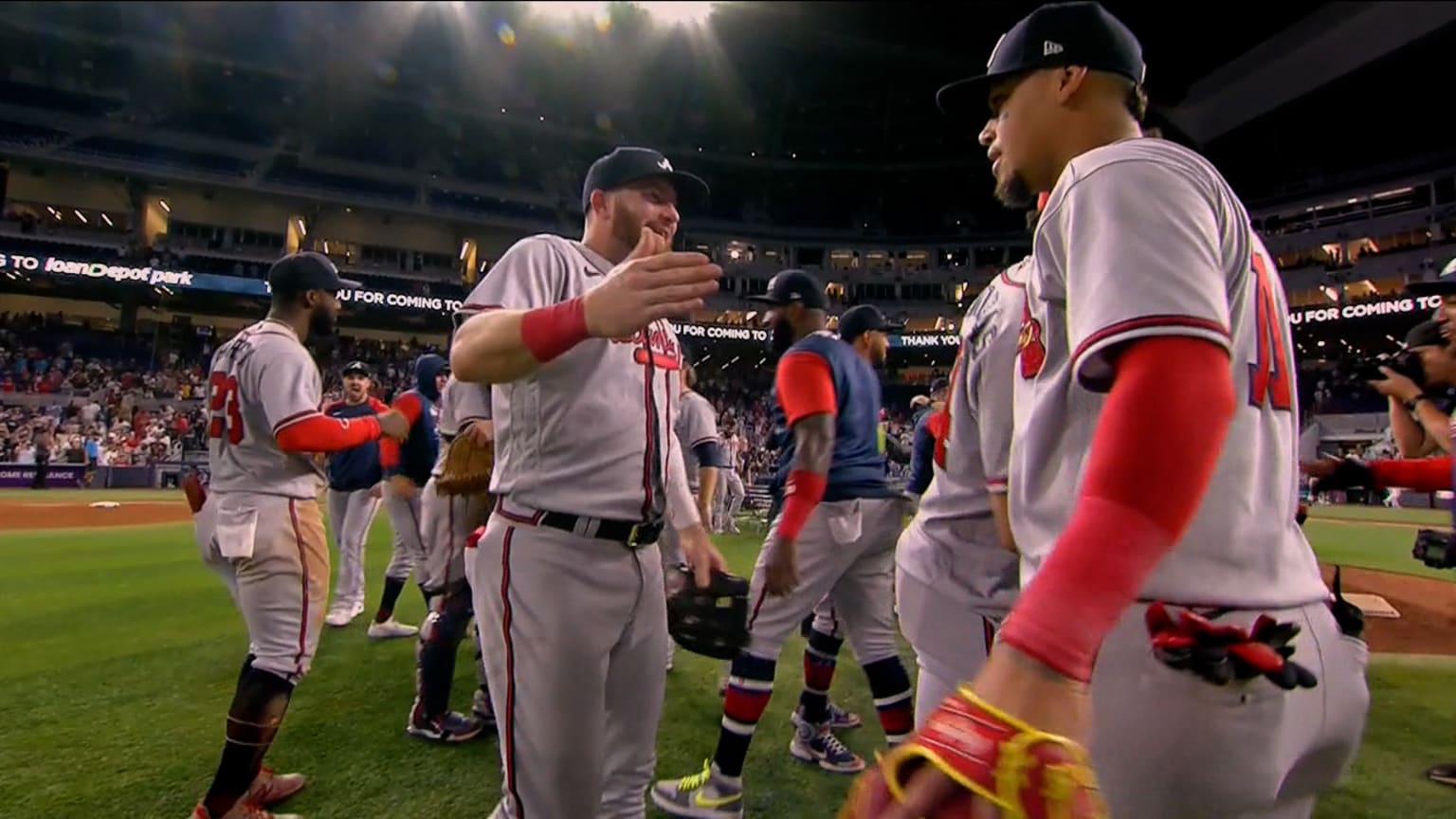 Braves clinch their 5th consecutive NL East title 10/04/2022