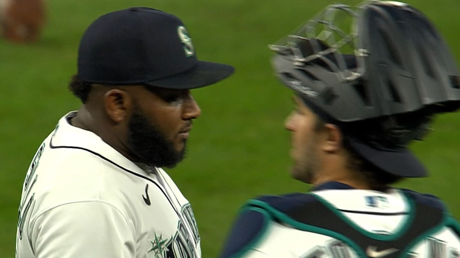 Diego Castillo pitches the 9th inning to seal win | 10/04/2022