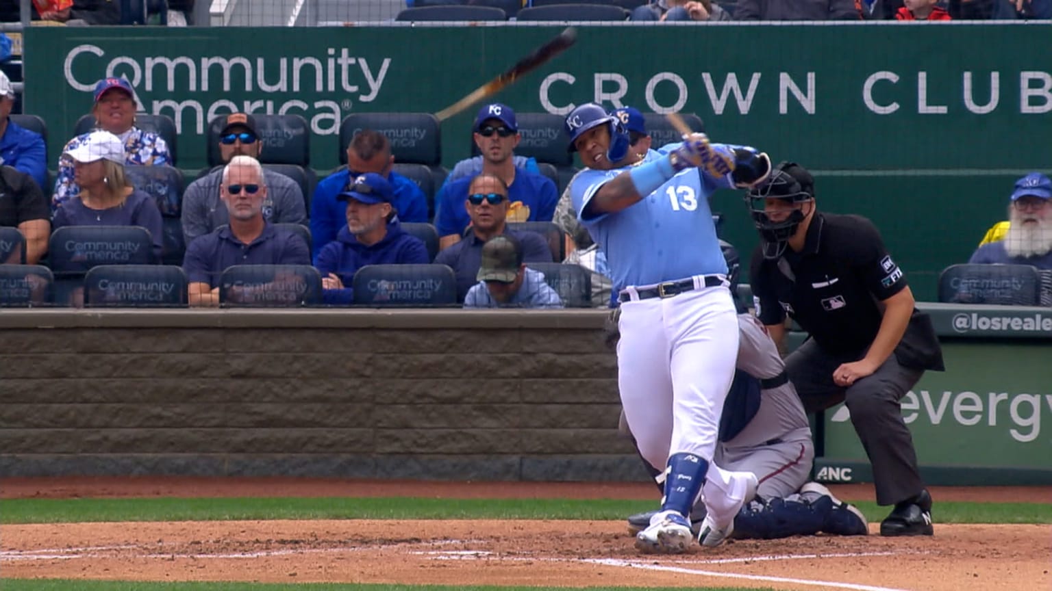 Salvador Perez bloops an RBI single to left-center | 09/22/2022 ...