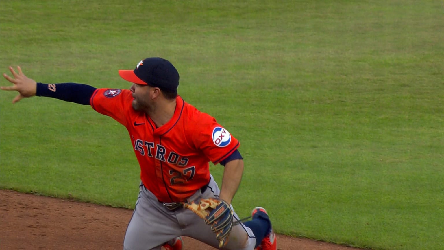 Jose Altuve lays out for the snag 05/10/2024 Houston Astros