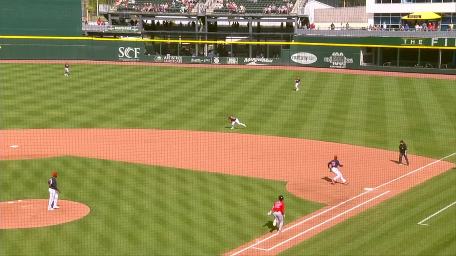 Eddy Alvarez's sliding play | 02/25/2025 | Atlanta Braves