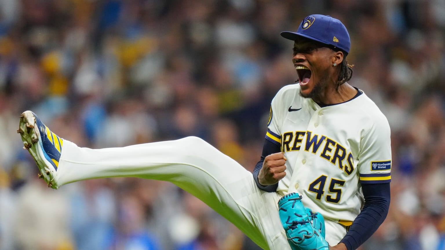 Abner Uribe sidesteps trouble in the 6th | 10/11/2026 | Milwaukee Brewers