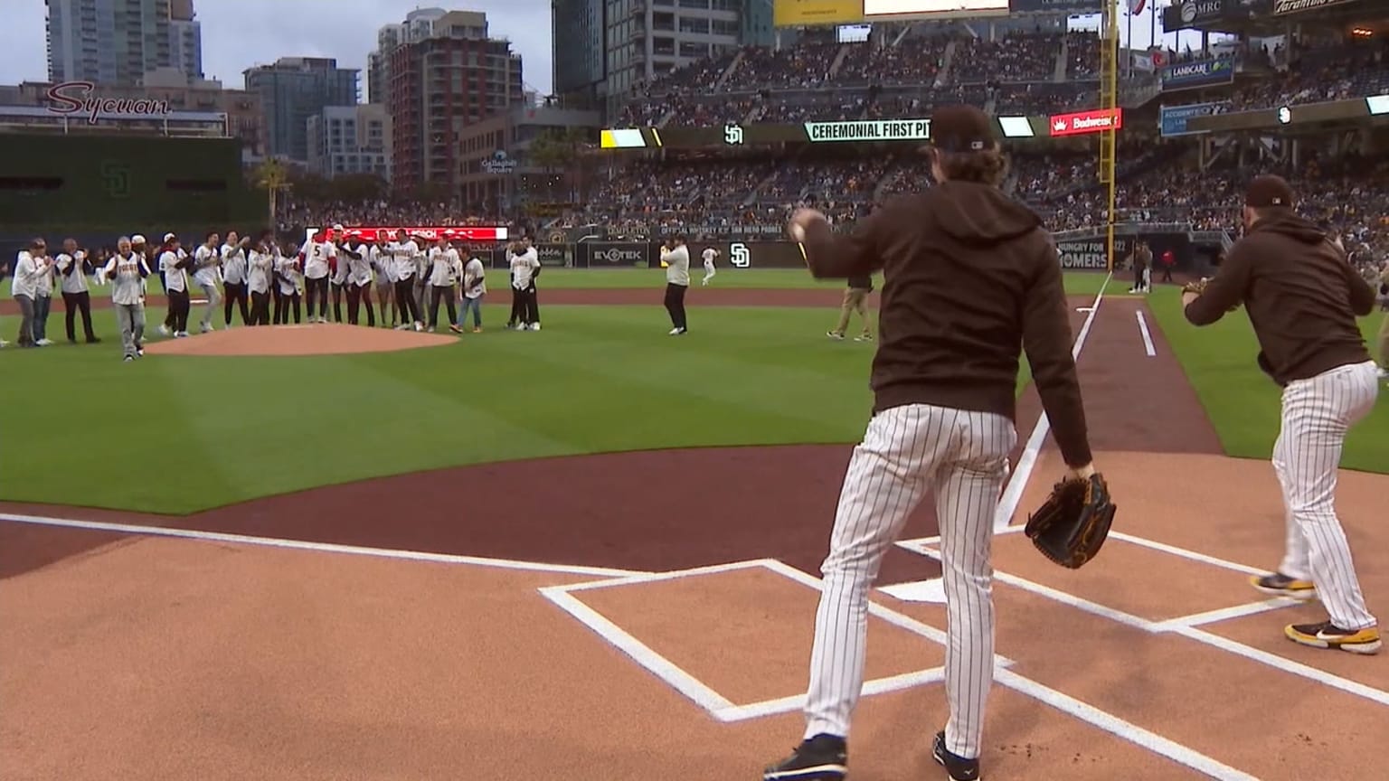 4/13/23 Ceremonial First Pitch | 04/13/2023 | MLB.com