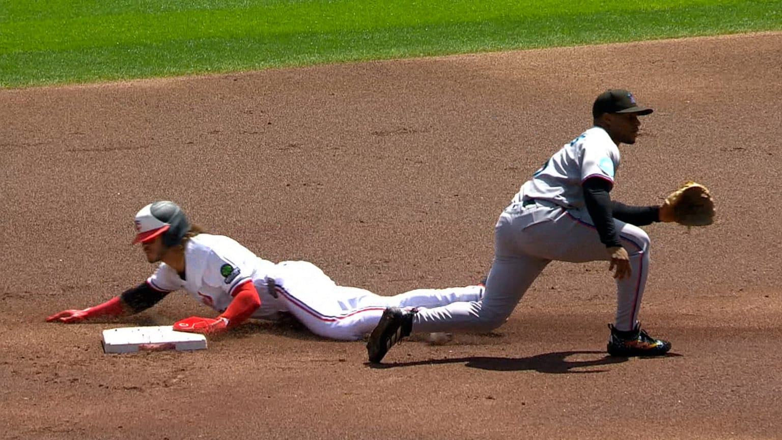 Austin Martin steals second base | 05/14/2026 | Minnesota Twins