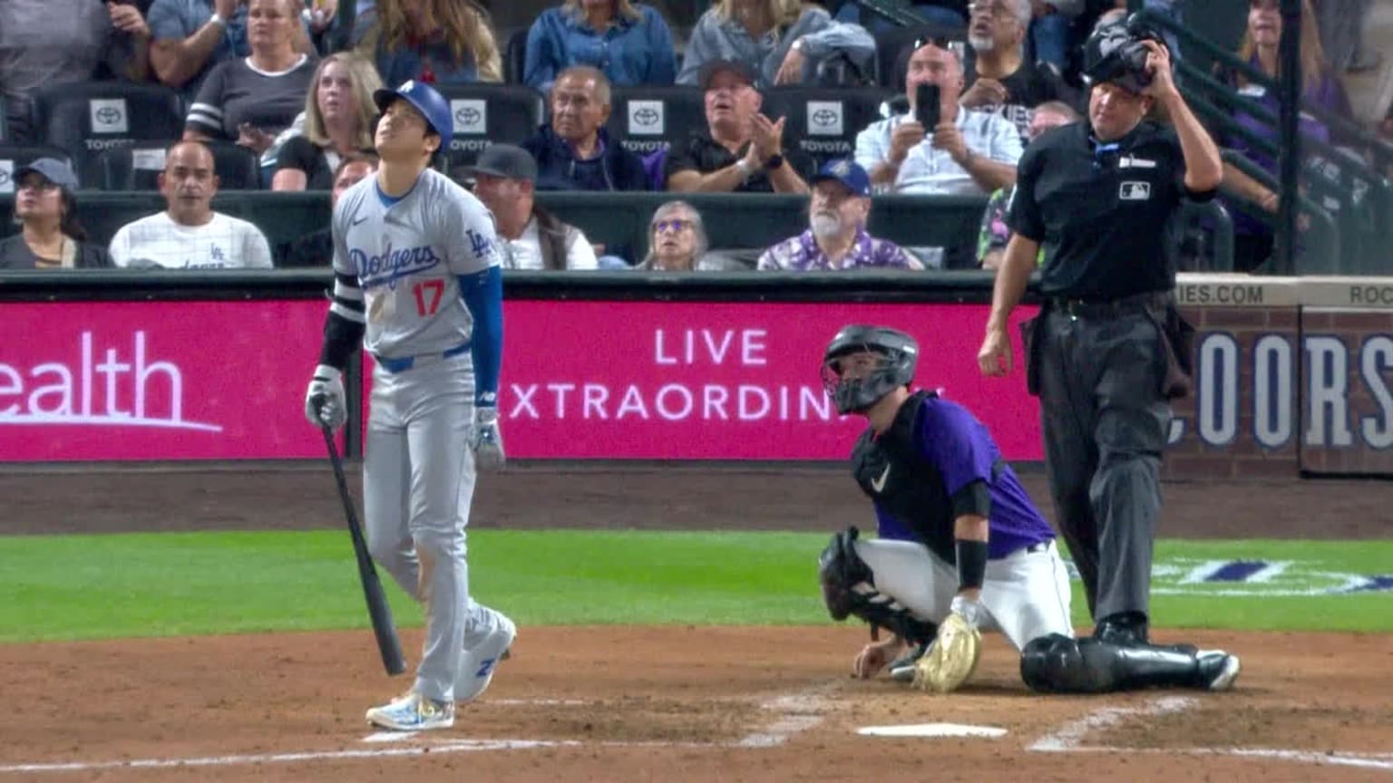 Ohtani hace historia en el triunfo de los Dodgers 27/09/2024 Los