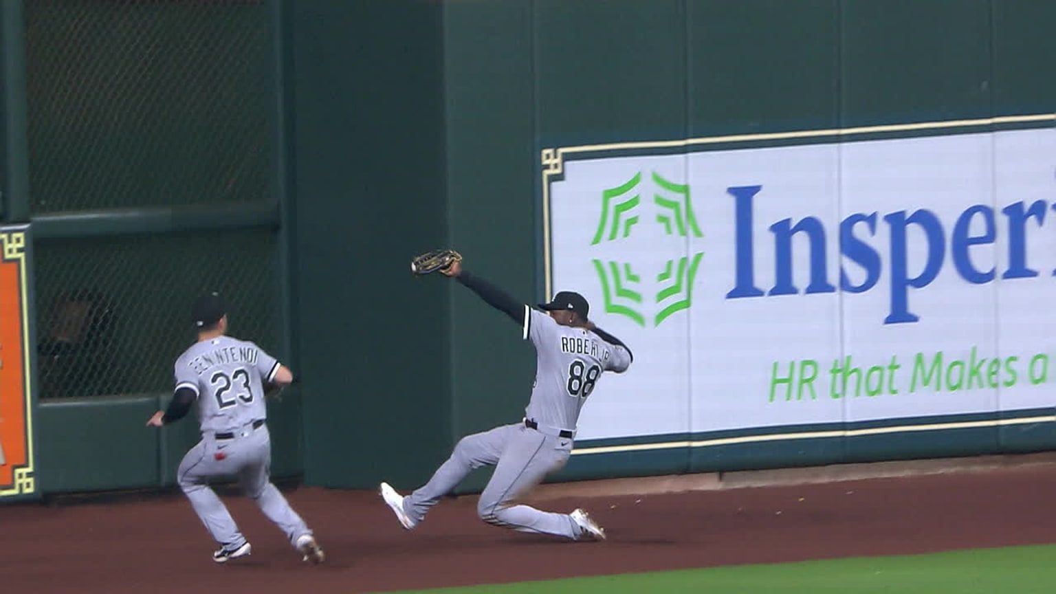 Luis Robert Jr.'s sliding grab | 04/02/2023 | MLB.com