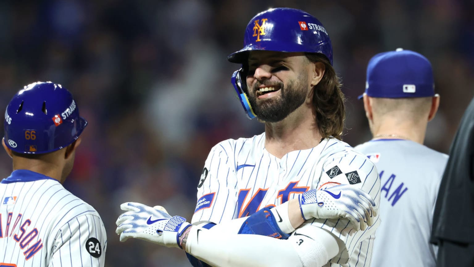 Jesse Winker resigns with Mets 01/16/2025 New York Mets