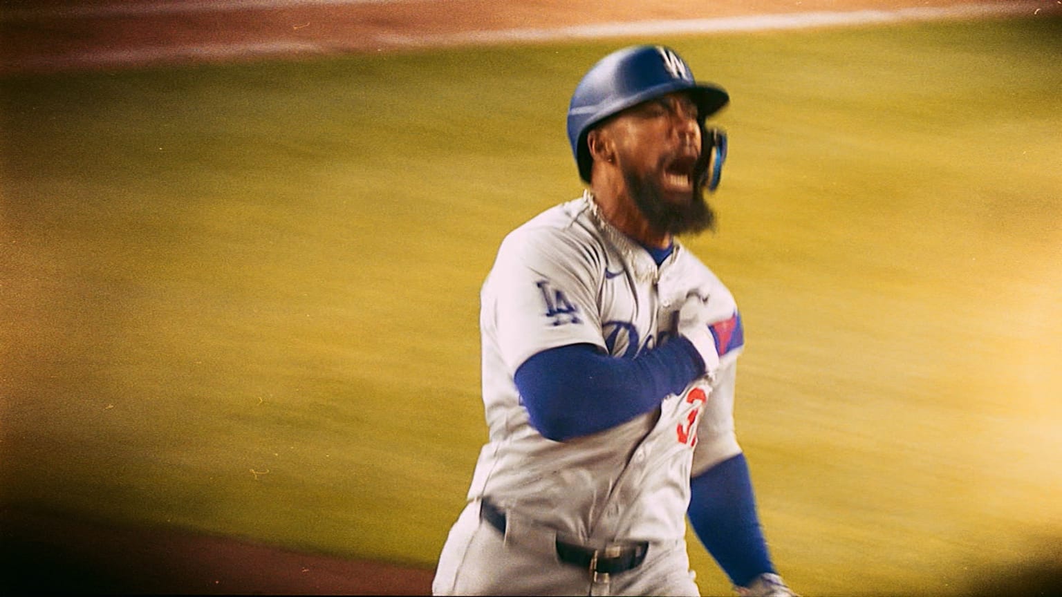 Teoscar Hernández is named the NL Player of the Week 10/06/2024 Los