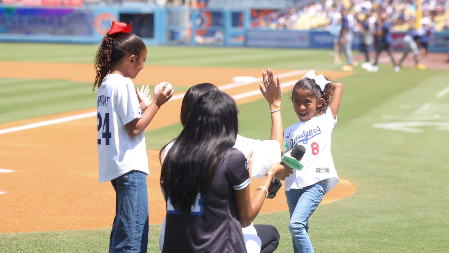 Bianka Bryant throws out the first pitch to Betts | 08/25/2024 | Los Angeles Dodgers