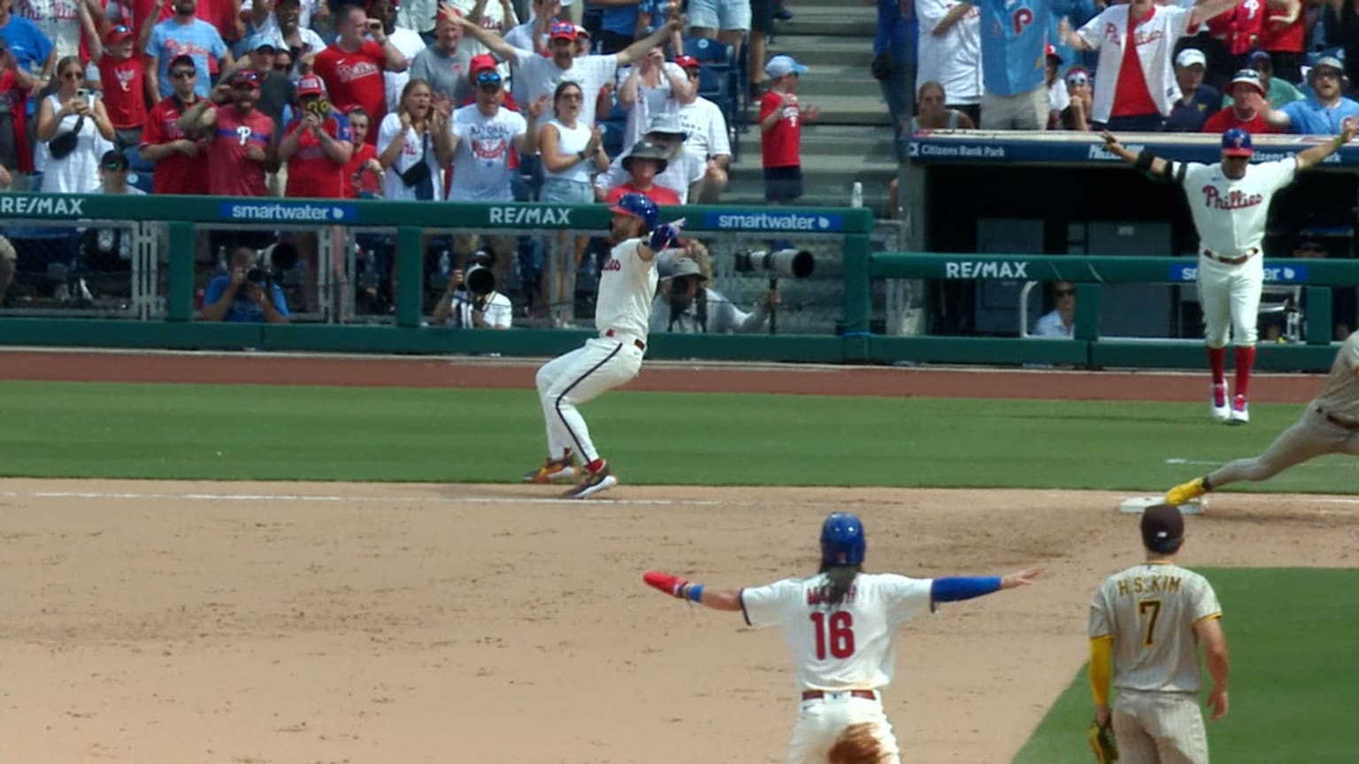Bryce Harper's RBI single | 07/15/2023 | Philadelphia Phillies