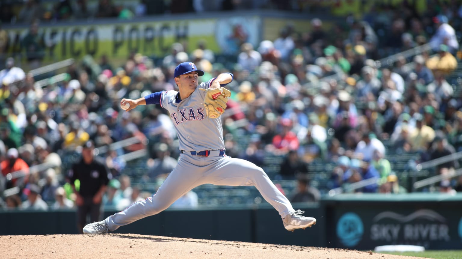 Jack Leiter strikes out Tyler Soderstrom | 04/16/2026 | Texas Rangers