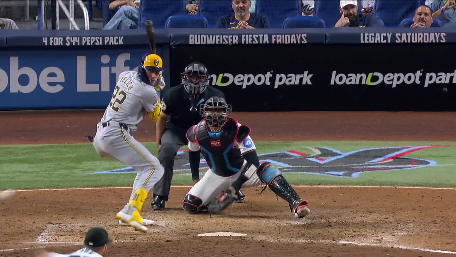 Christian Yelich's goahead tworun triple 05/21/2024 Milwaukee Brewers