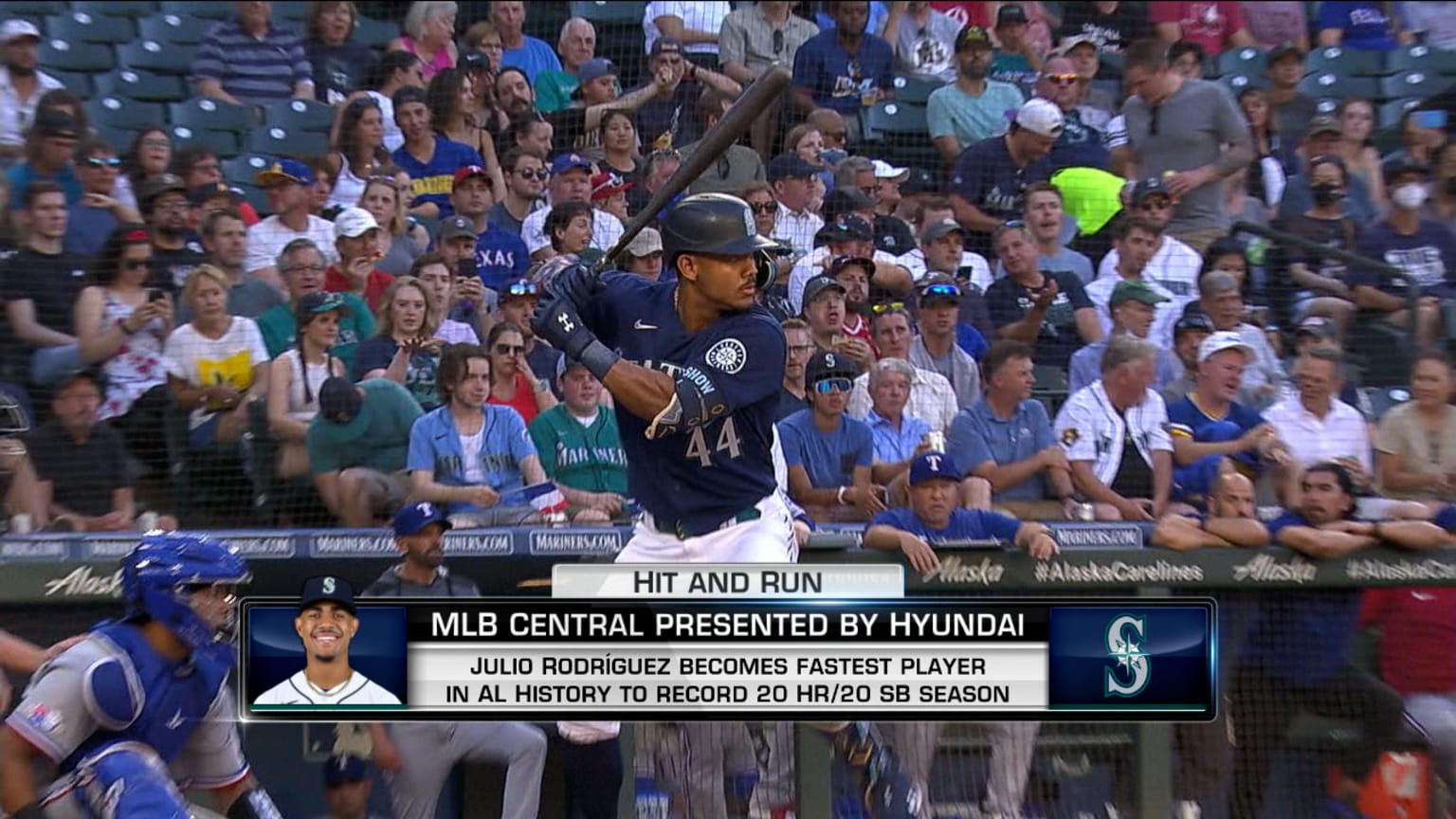 Hit and Run Valdez, JRod, Cruz 08/25/2022 Seattle Mariners