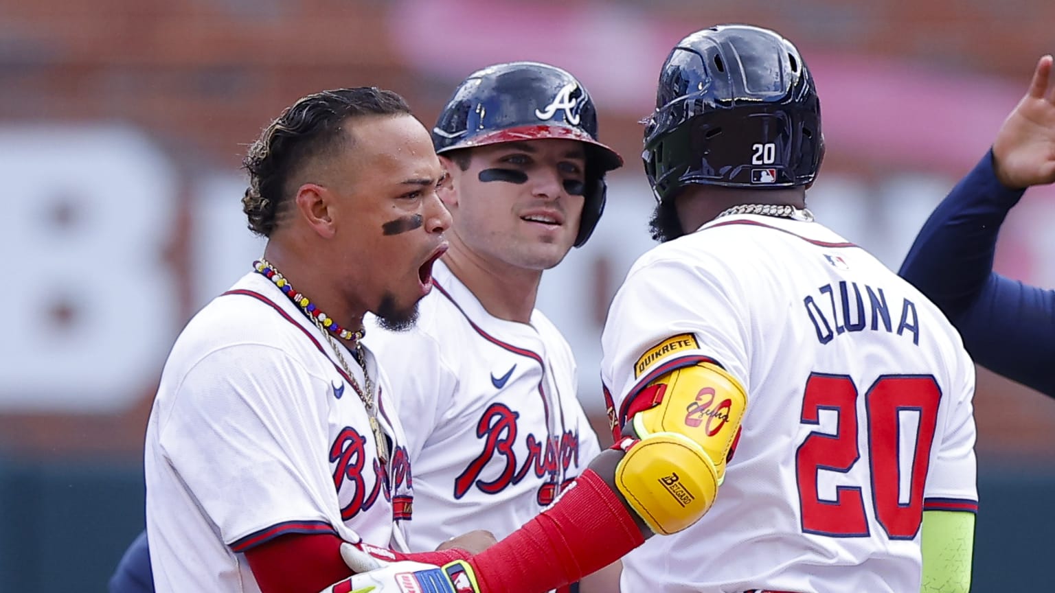 Austin Riley's walk-off single | 04/28/2024 | MLB.com