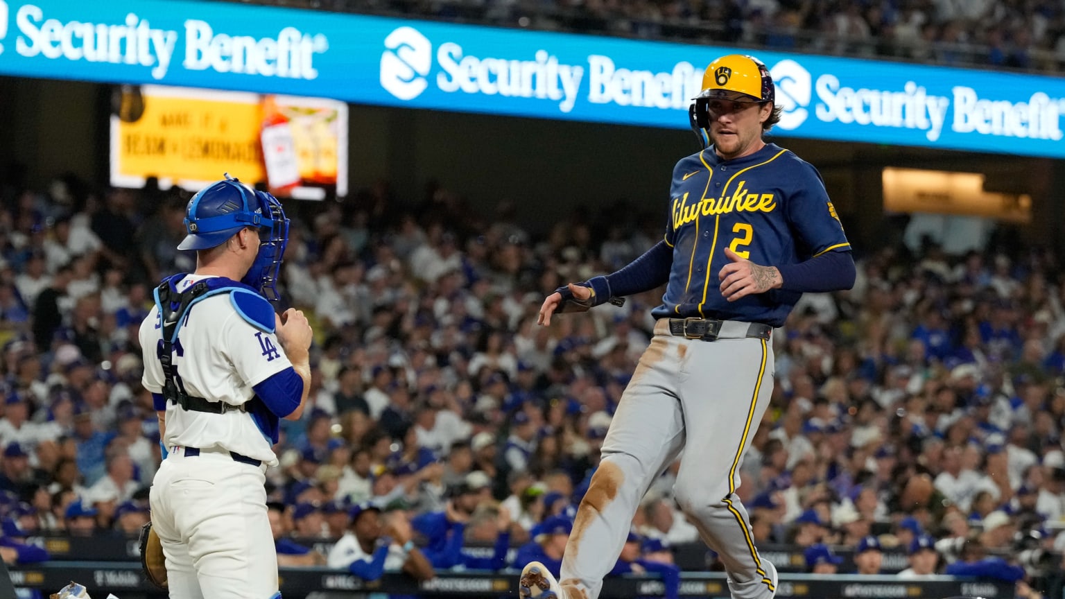 Brice Turang scores a run after wild pitch | 10/14/2026 | Milwaukee Brewers