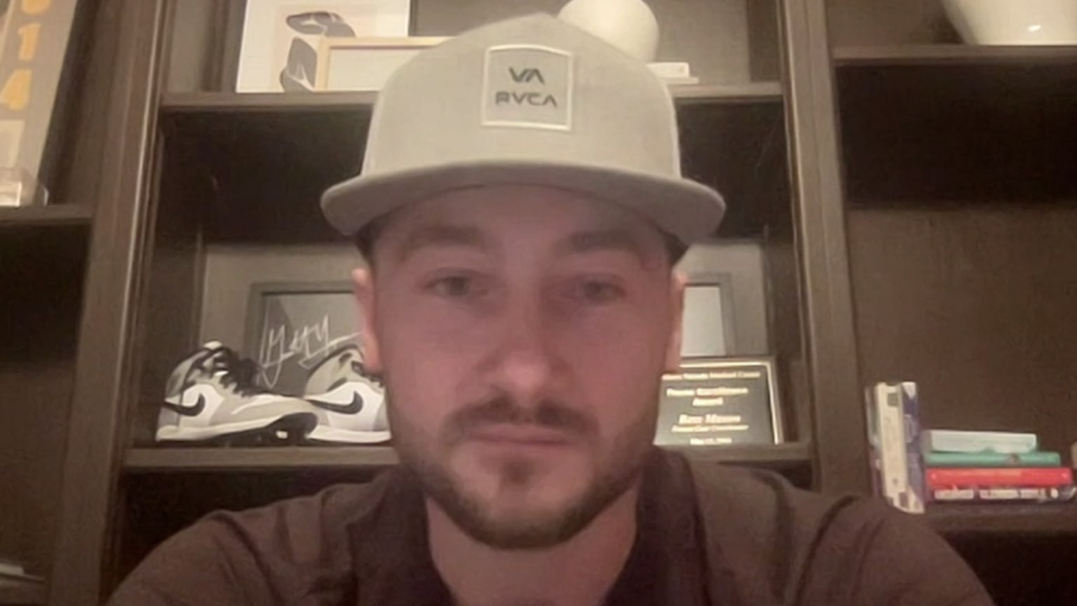 Hampson, Picollo talk Royals signing utilityman | 11/30/2023 | Kansas