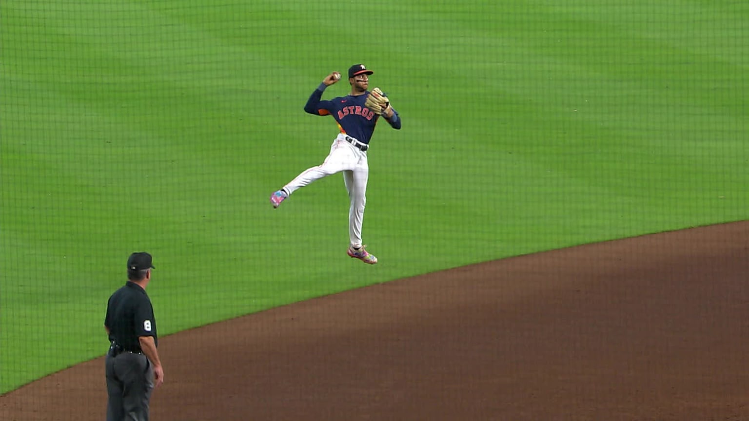 Jeremy Peña's great jumping throw | 09/22/2024 | Houston Astros