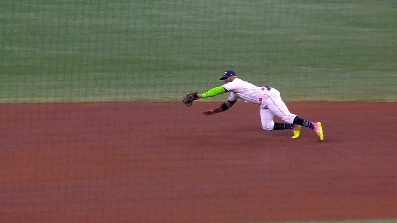 Yandy Díaz makes a nice diving play at first base | 07/21/2023 | MLB.com