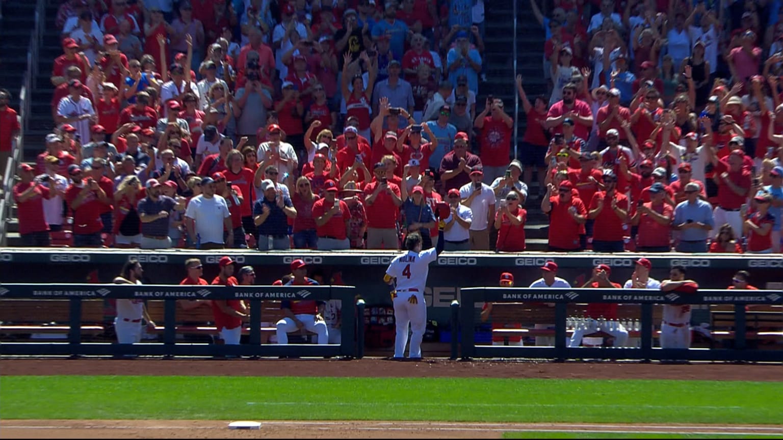Yadier Molina homers to left for his 2nd of the game 09/08/2022 St
