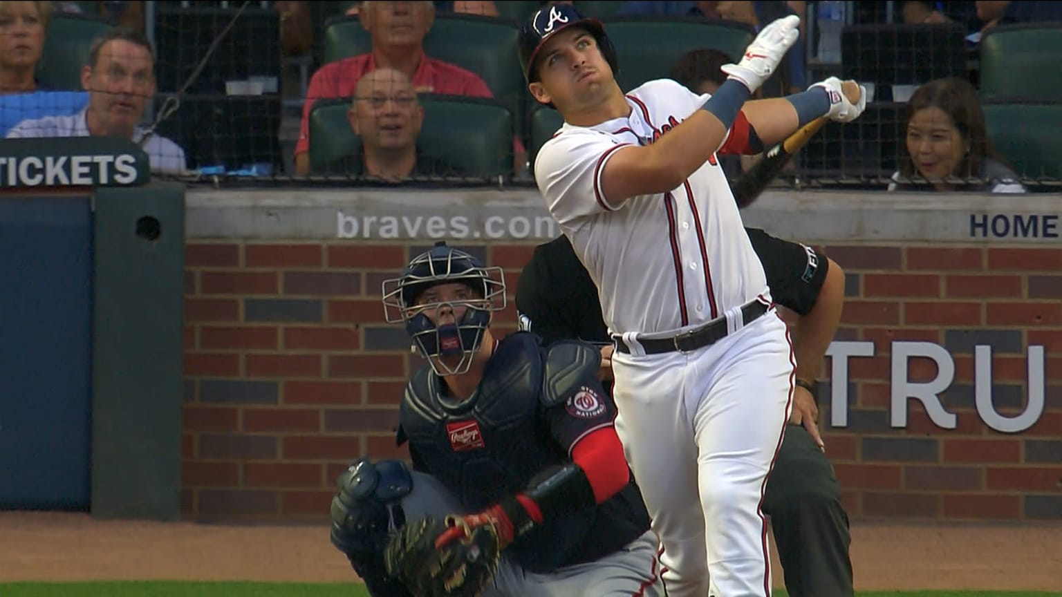 Austin Riley hits a late-game go-ahead HOMER for the Atlanta Braves in NLDS  Game 2! 