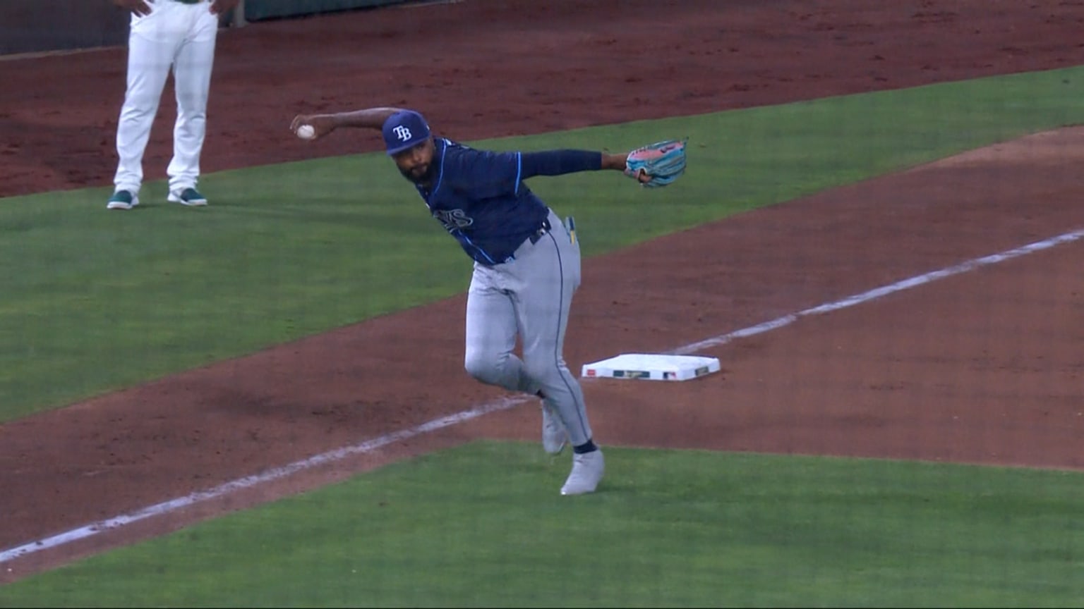 Junior Caminero's slick barehanded play | 08/11/2025 | San Francisco Giants