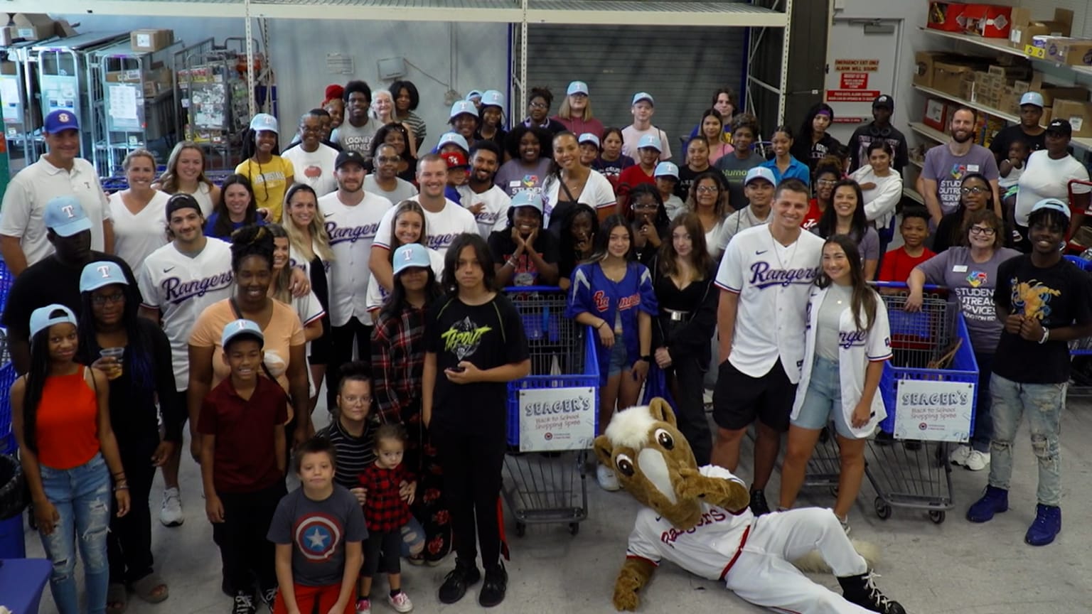 Corey Seager gives Academy shopping spree to students