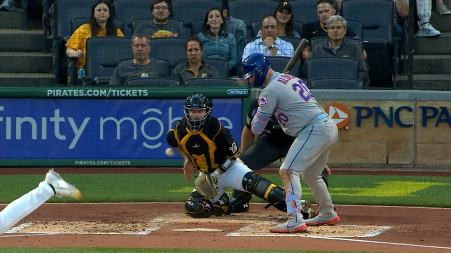 Eduardo Escobar scores on a wild pitch in the 2nd | 09/07/2022 ...