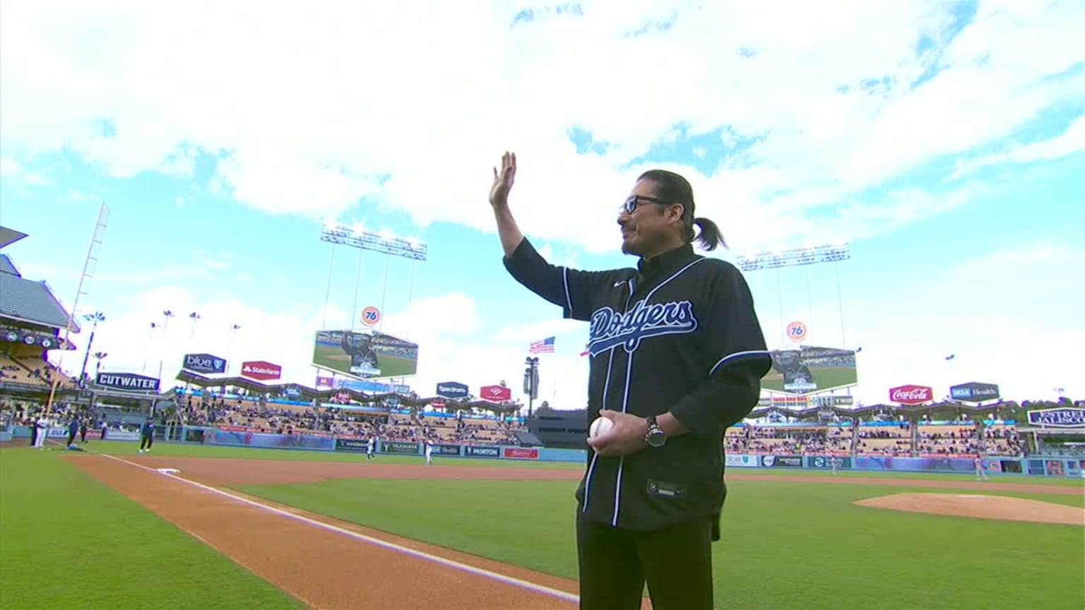 Hiroyuki Sanada throws out first pitch | 03/31/2024 | Los Angeles Dodgers