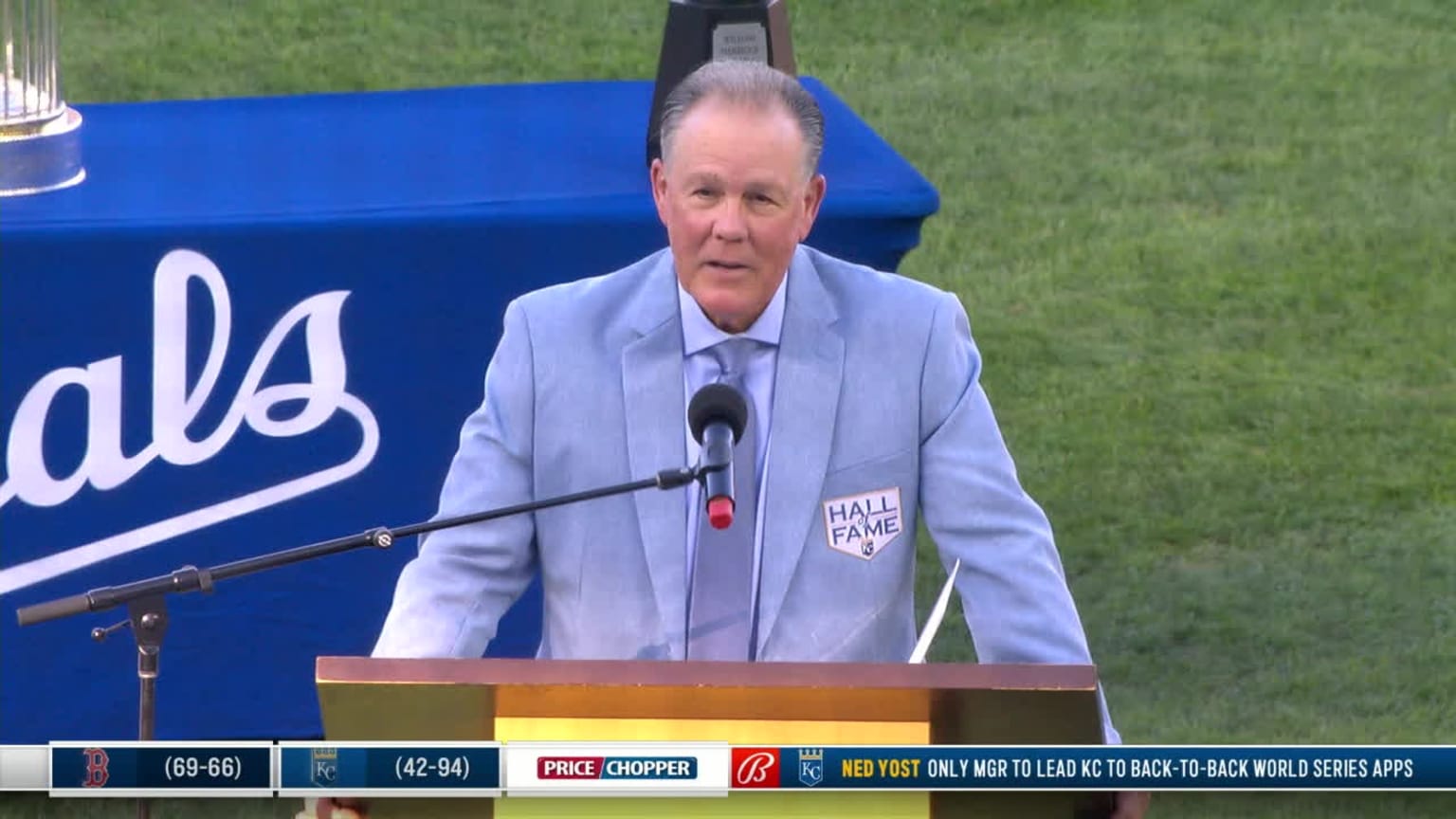 Former Royals manager Ned Yost joins their HoF 09/02/2023 Kansas