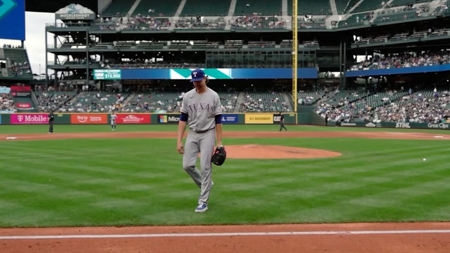 Jacob deGrom gets 10th K to stay perfect through 5 | 09/10/2026 | Texas ...